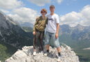 To teenagere på toppen i Albanien